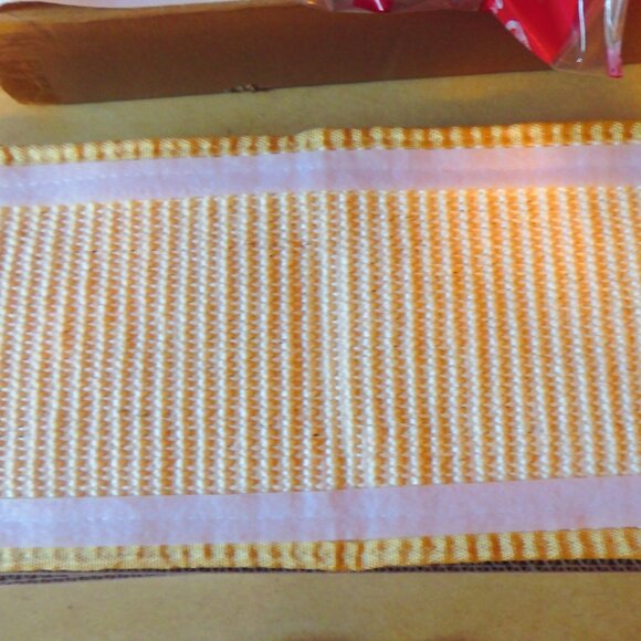 NEW VELCRO ATTACHED CAT SCRATCHING AREA - FOR WALLS, FURNITURE, ETC. - Picture 2 of 3